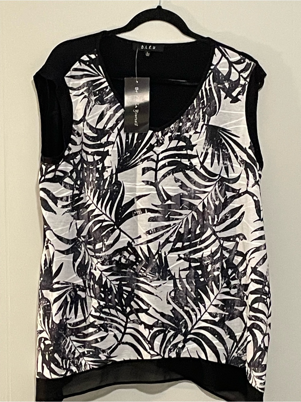 Black & White Palm-Print Sleeveless Top